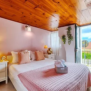 https://lovelisbonapartments-dolls-house.hotels-lisbon-portugal.com
