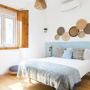 https://feel-home-in-this-stunning-renovated-nest-in-graa.hotels-lisbon-portugal.com